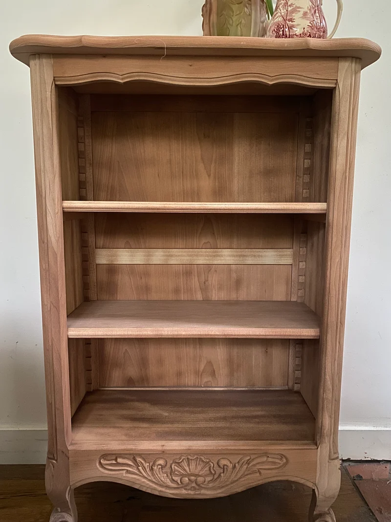Petite bibliothèque en bois ancien rénové