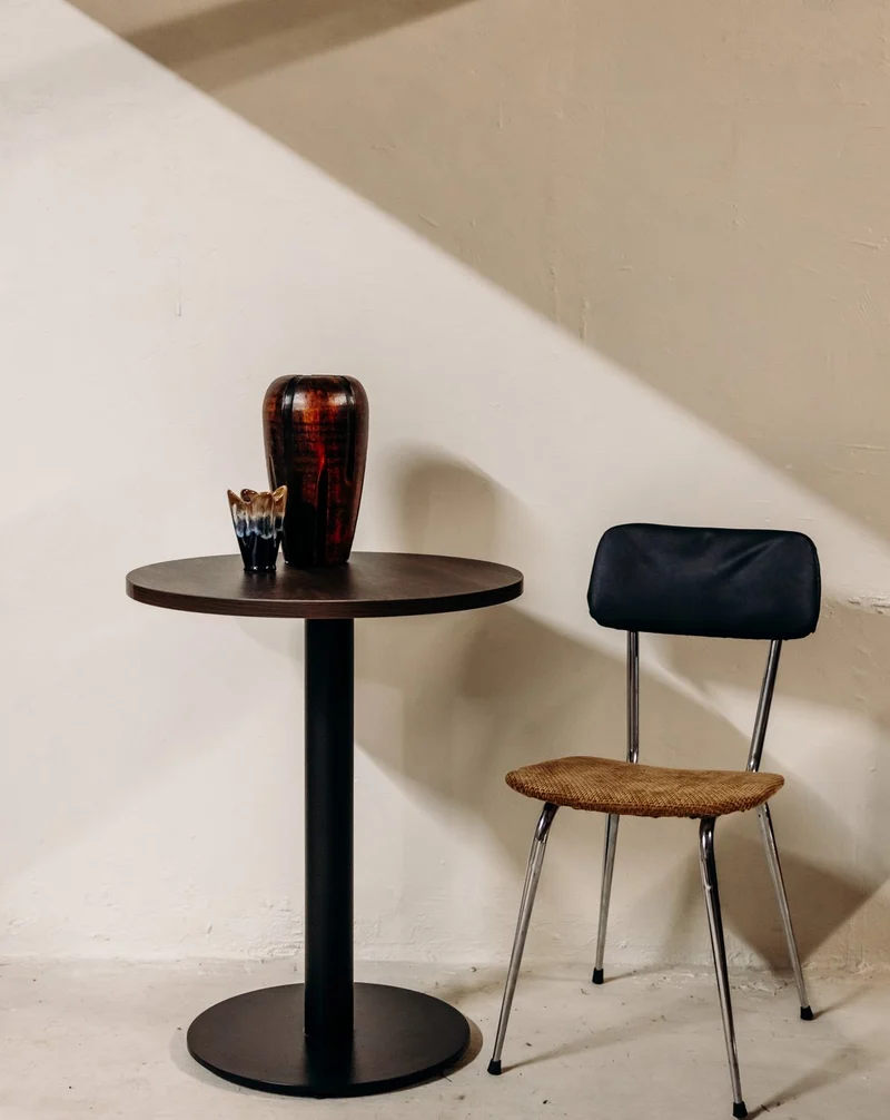Alma, la chaise aux lignes épurées N°1969