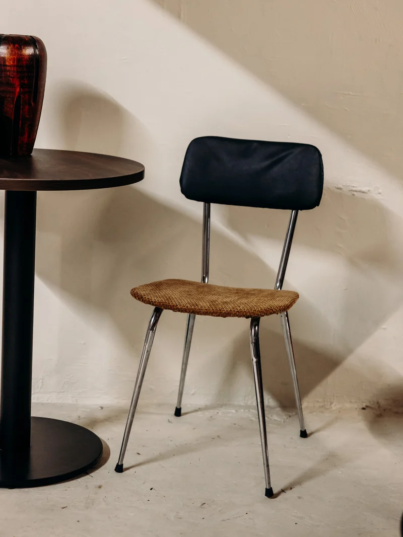 Alma, la chaise aux lignes épurées N°1969