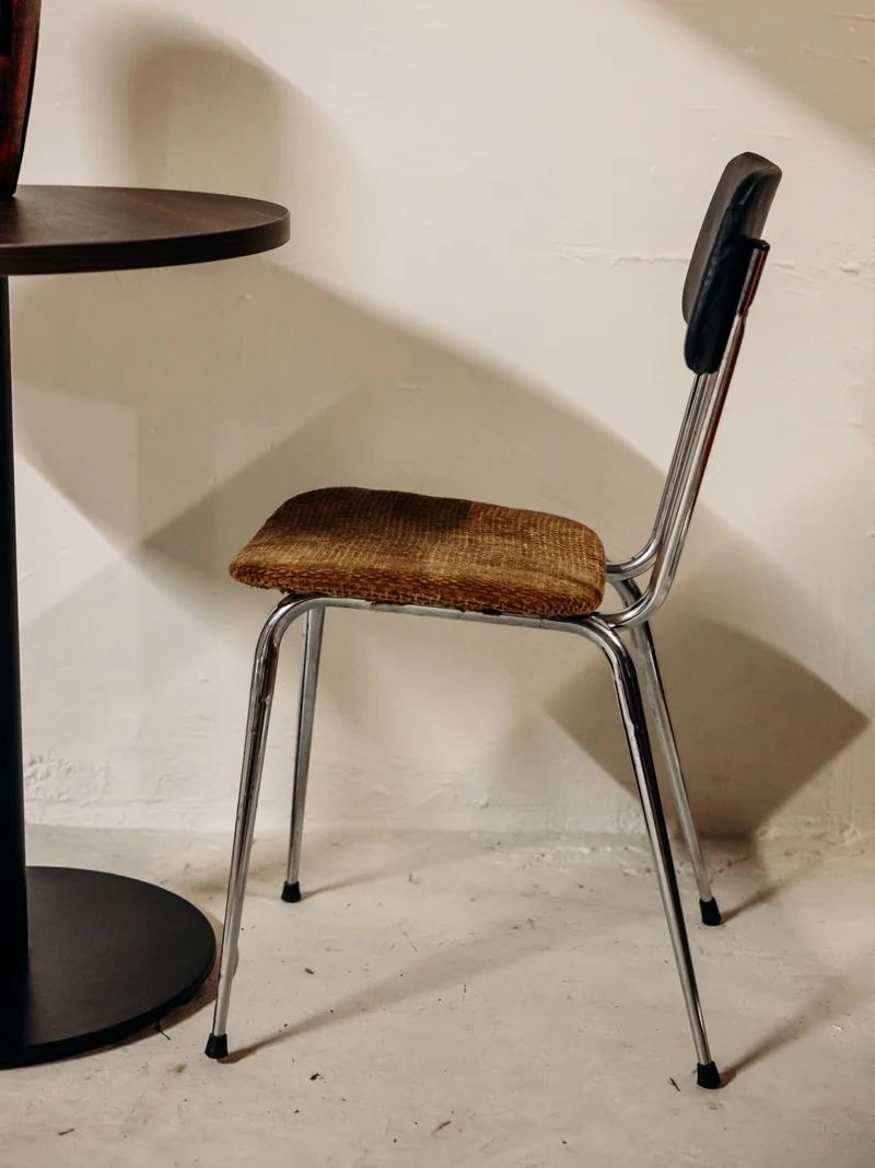 Alma, la chaise aux lignes épurées N°1969