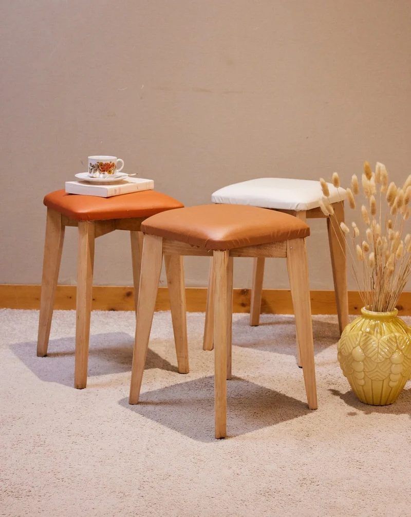 Regis, le lot de 3 tabourets en bois poncé N°1555
