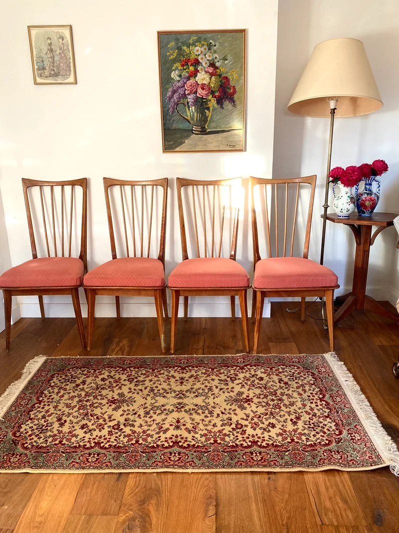 Quatre chaises scandinaves vintage en bois