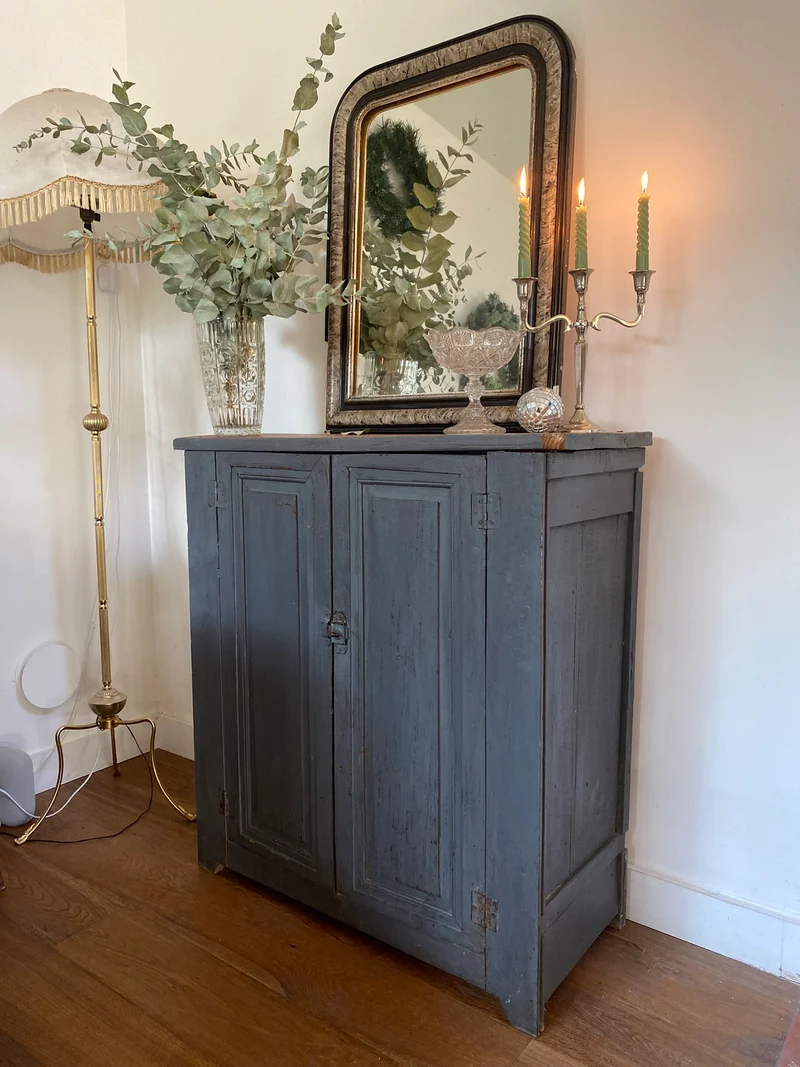 Buffet parisien en bois ancien gris
