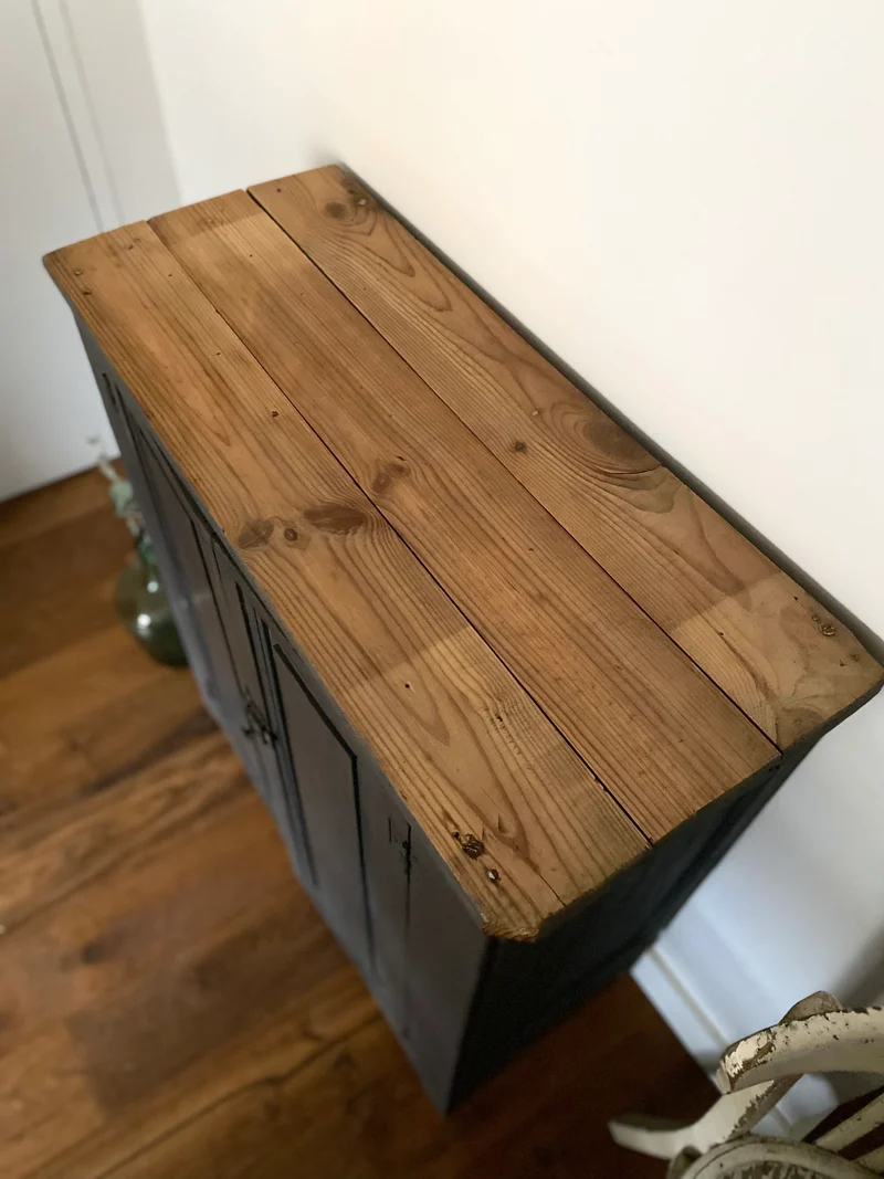 Buffet parisien en bois ancien gris