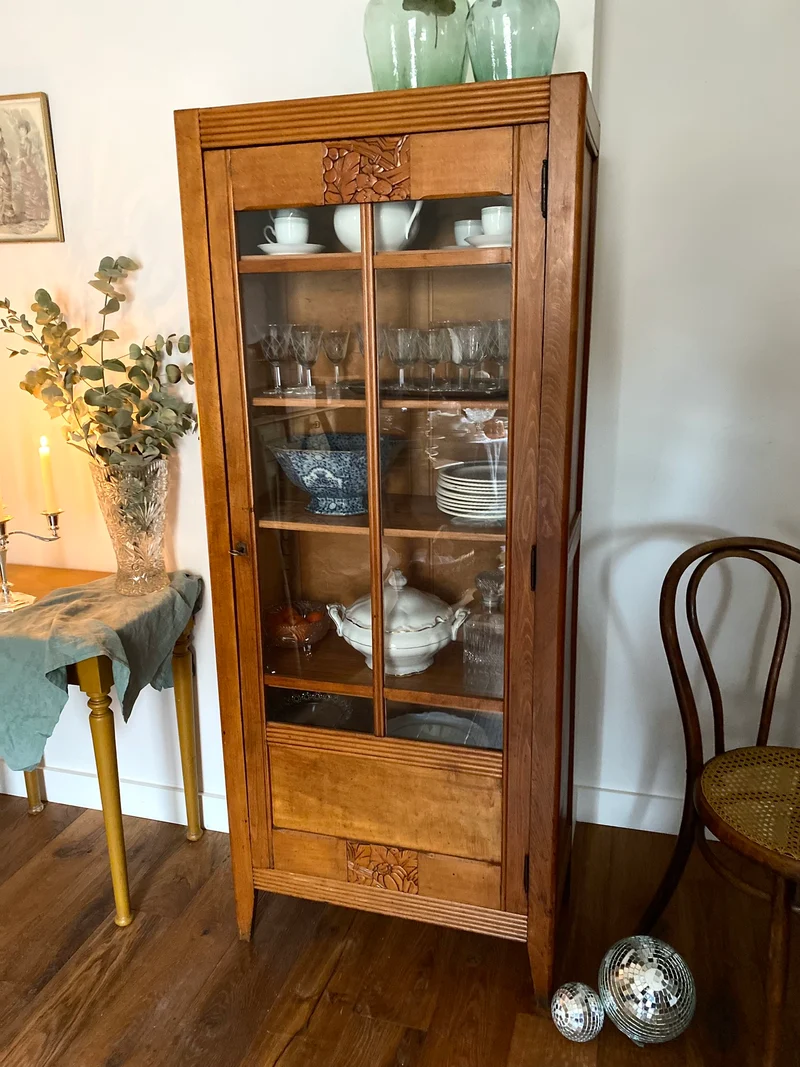 Armoire vitrine
