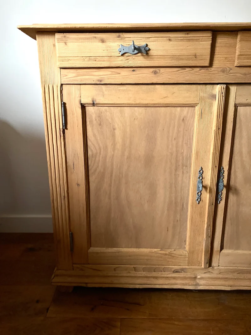 Buffet parisien en bois ancien