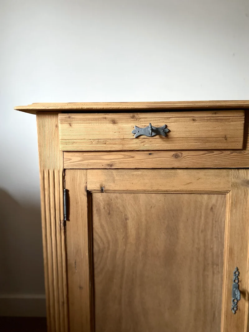 Buffet parisien en bois ancien