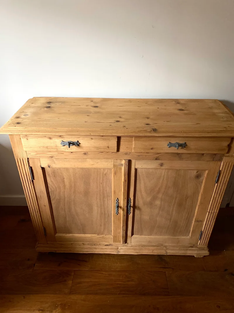 Buffet parisien en bois ancien