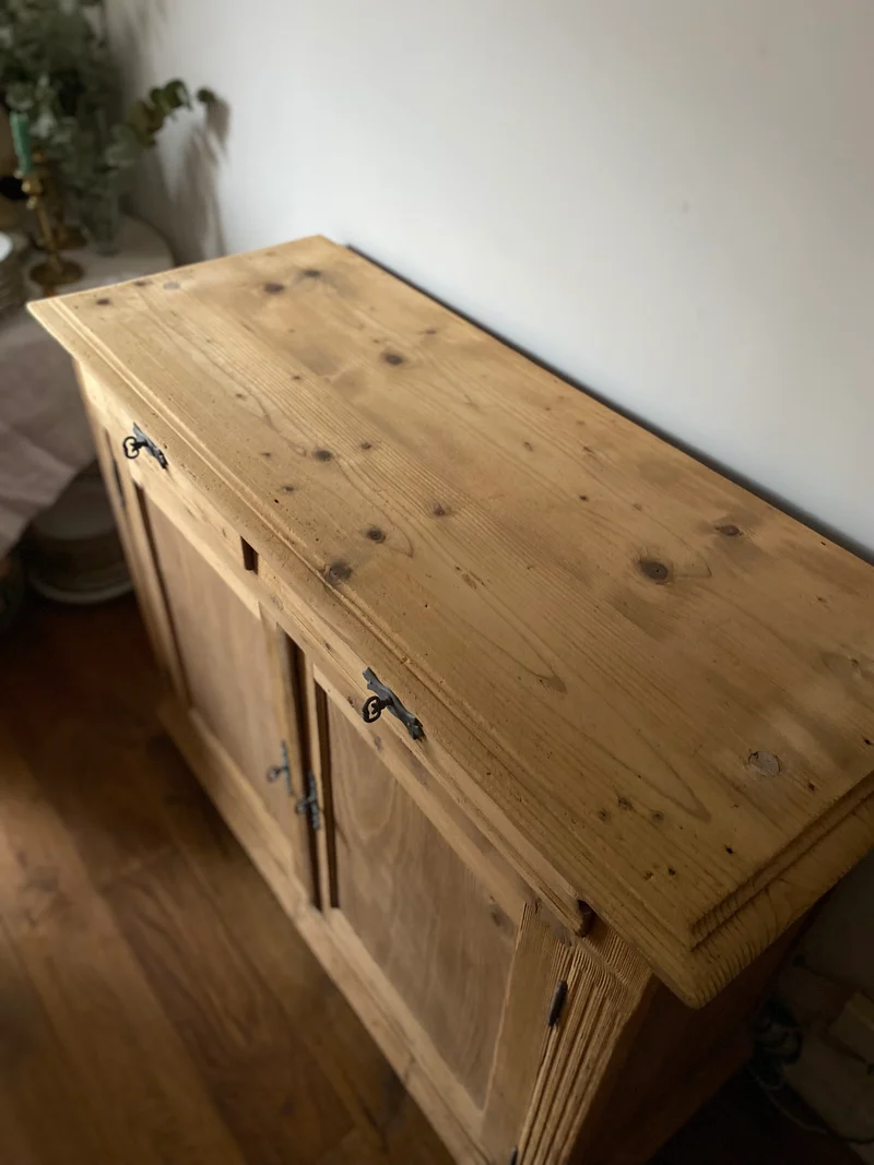Buffet parisien en bois ancien