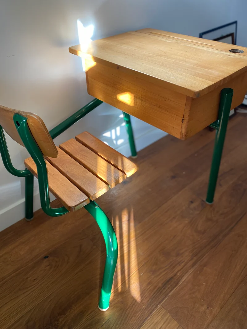 Bureau d'écolier pupitre ancien en bois