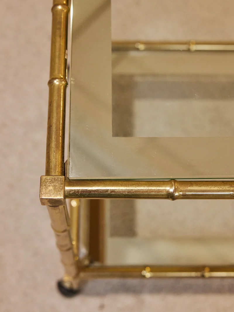 Hanna, la table d'appoint en laiton N°1564