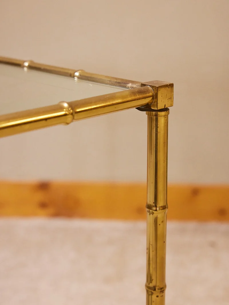 Hanna, la table d'appoint en laiton N°1564