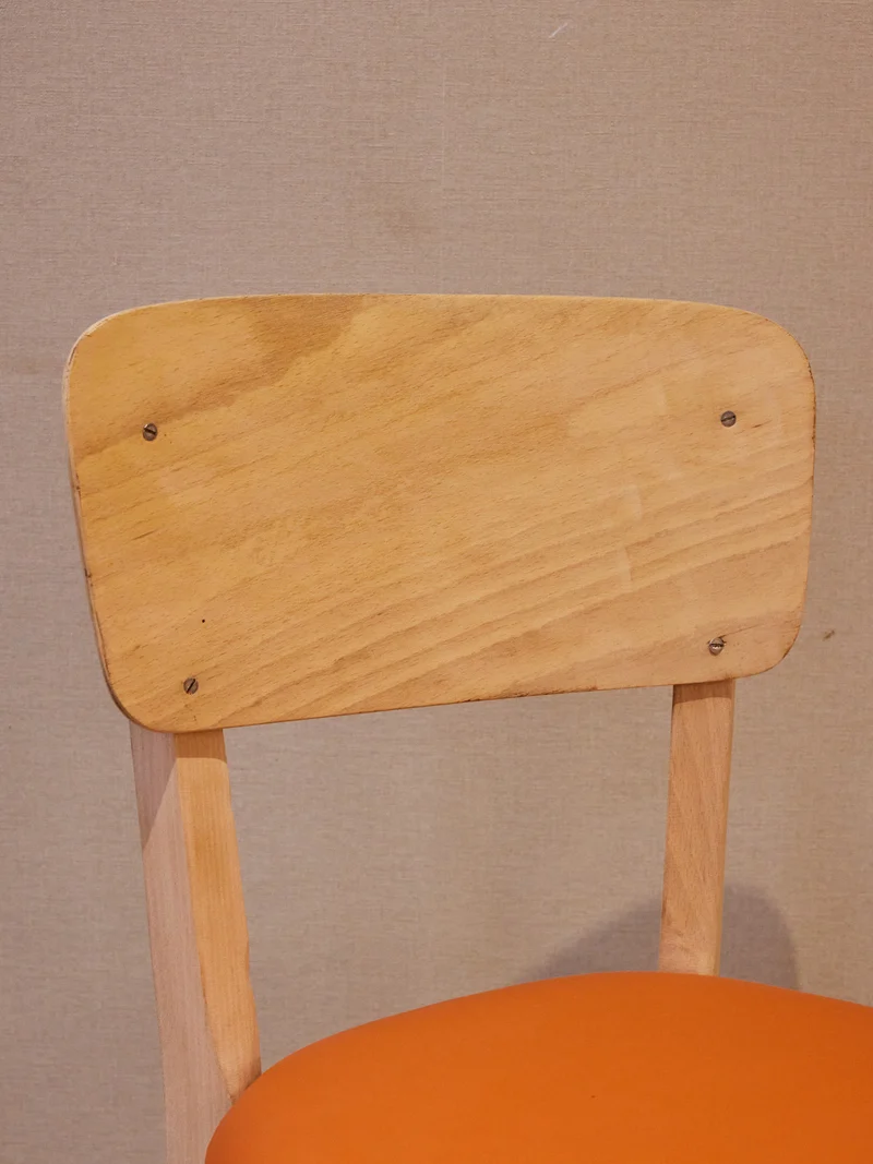 Claude, le lot de 5 chaises en bois poncé N°1616