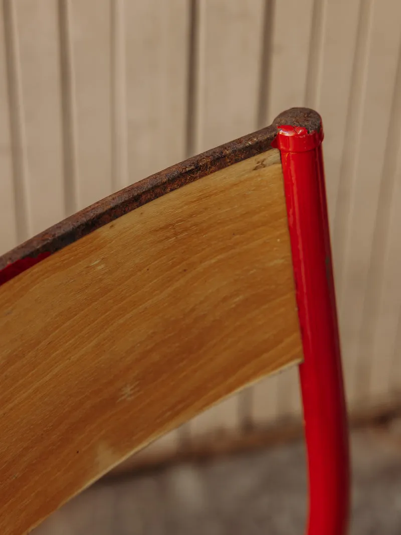 Alma, la chaise d'écolier à la structure rouge vive N°1958