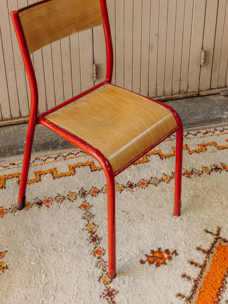 Alma, la chaise d'écolier à la structure rouge vive N°1958