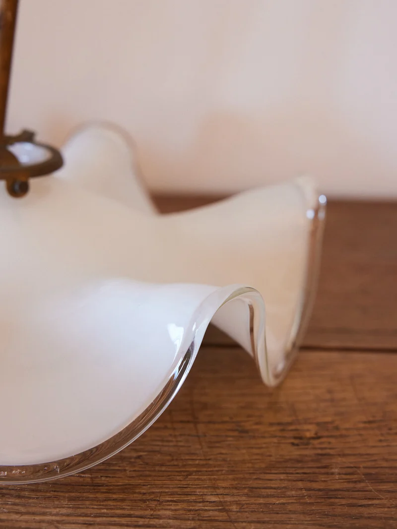 Sonia, la suspension opaline blanche vintage N°317