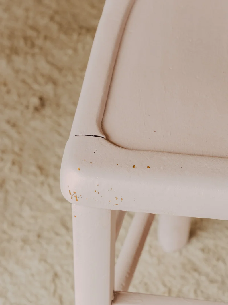 Claude, la paire de chaises en bois rose N°1627