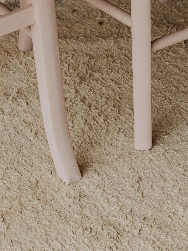 Claude, la paire de chaises en bois rose N°1627