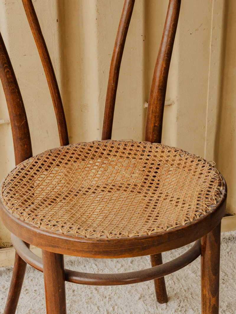 Claude, le lot de 3 chaises en bois et cannage N°1628
