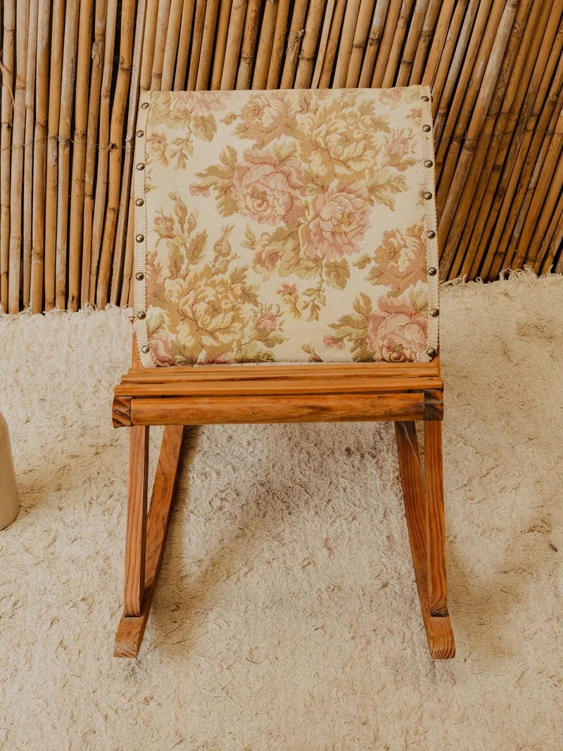 Regis, le repose-pieds en bois et tissu N°1561