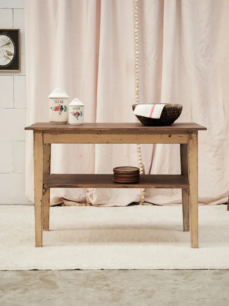 Francine, la table d'appoint en bois patiné N°1569