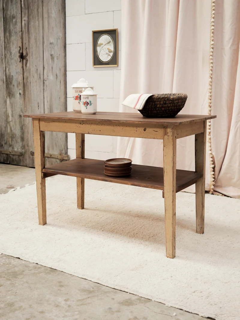 Francine, la table d'appoint en bois patiné N°1569