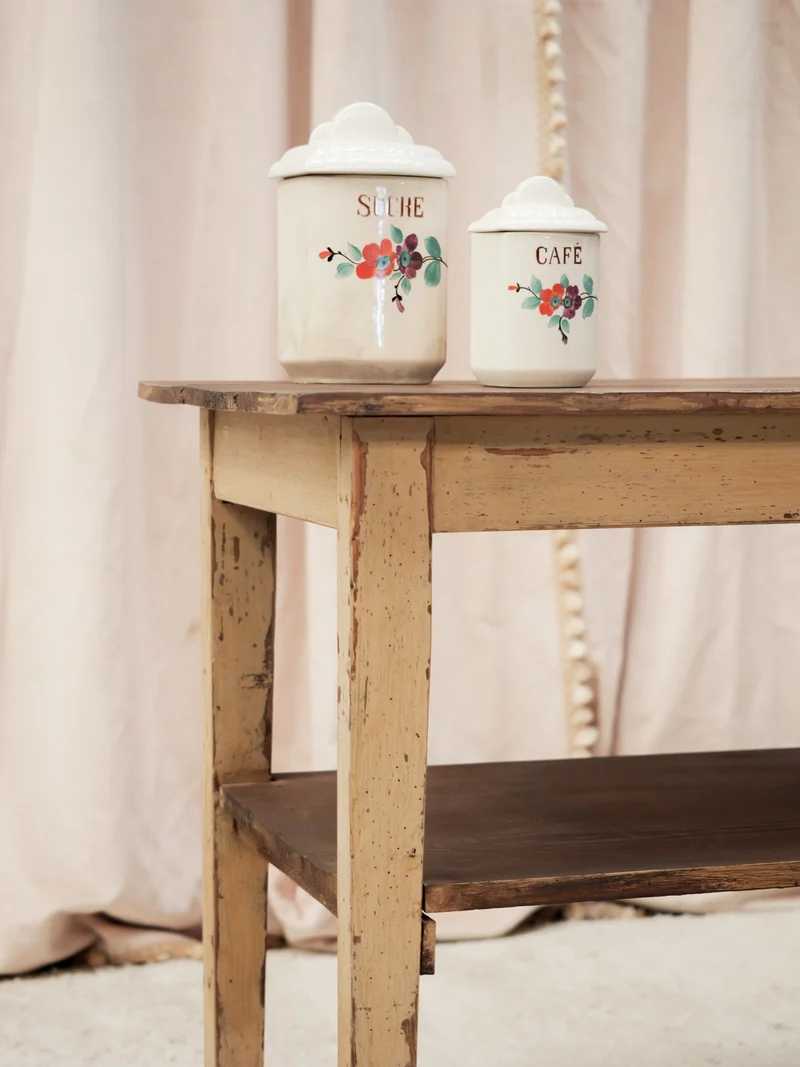 Francine, la table d'appoint en bois patiné N°1569