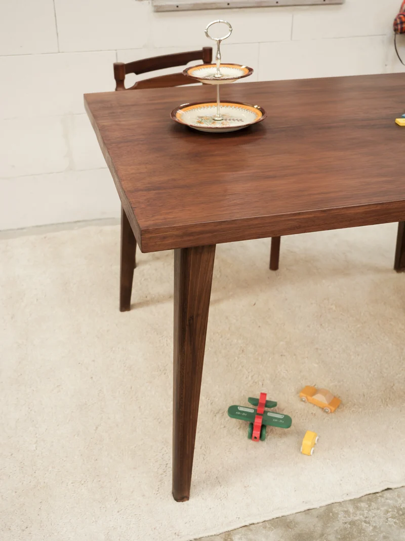 Karla, la table à manger N°1277