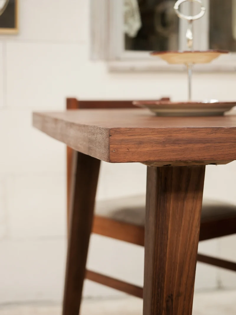 Karla, la table à manger N°1277