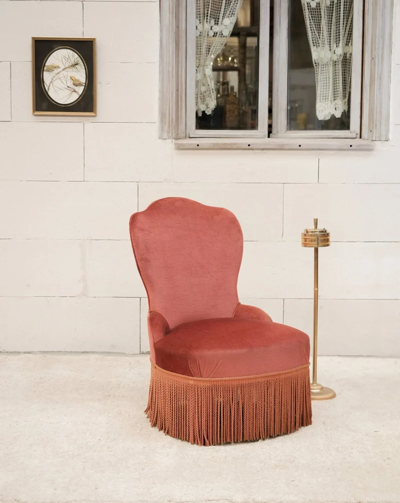 Jakob, le petit fauteuil crapaud en velours rose N°1384