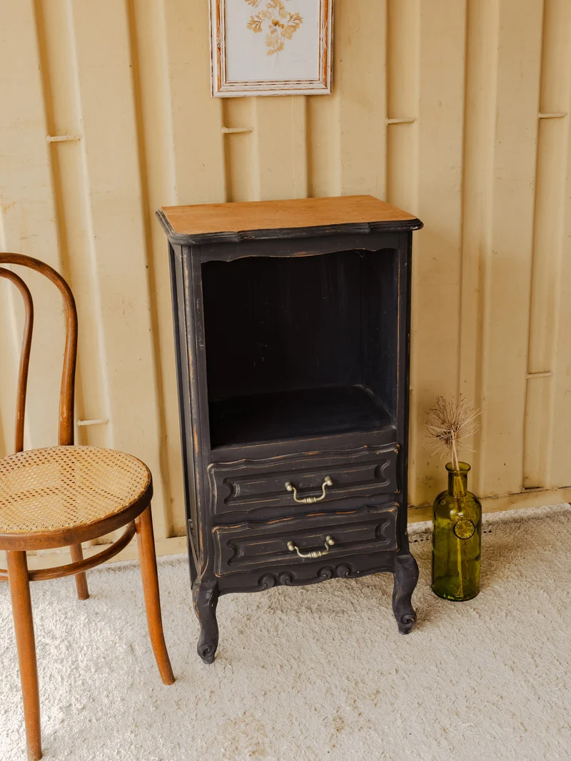 Gilbert, le petit buffet en bois noir N°1882