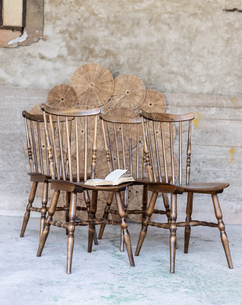 Claude, la paire de chaises Baumann N°1625