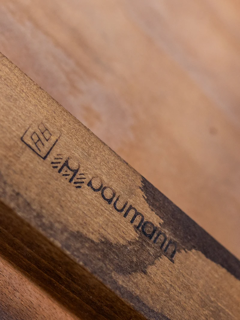 Claude, la paire de chaises Baumann N°1625