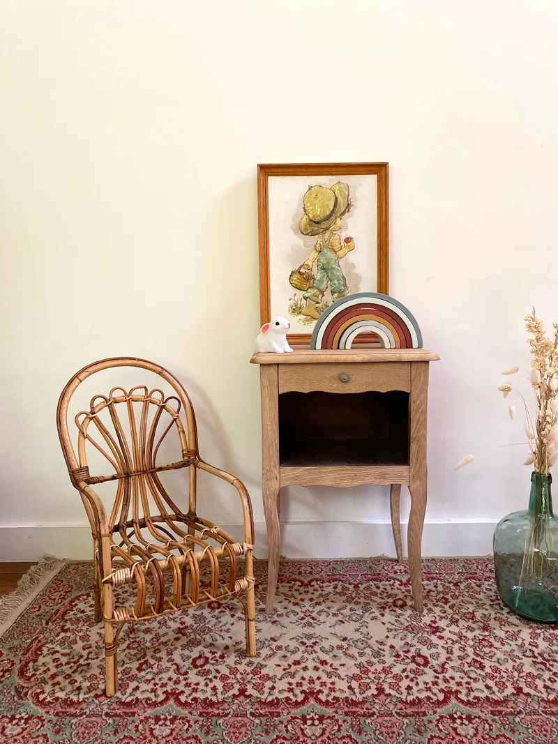 Petit fauteuil en rotin ancien pour enfant