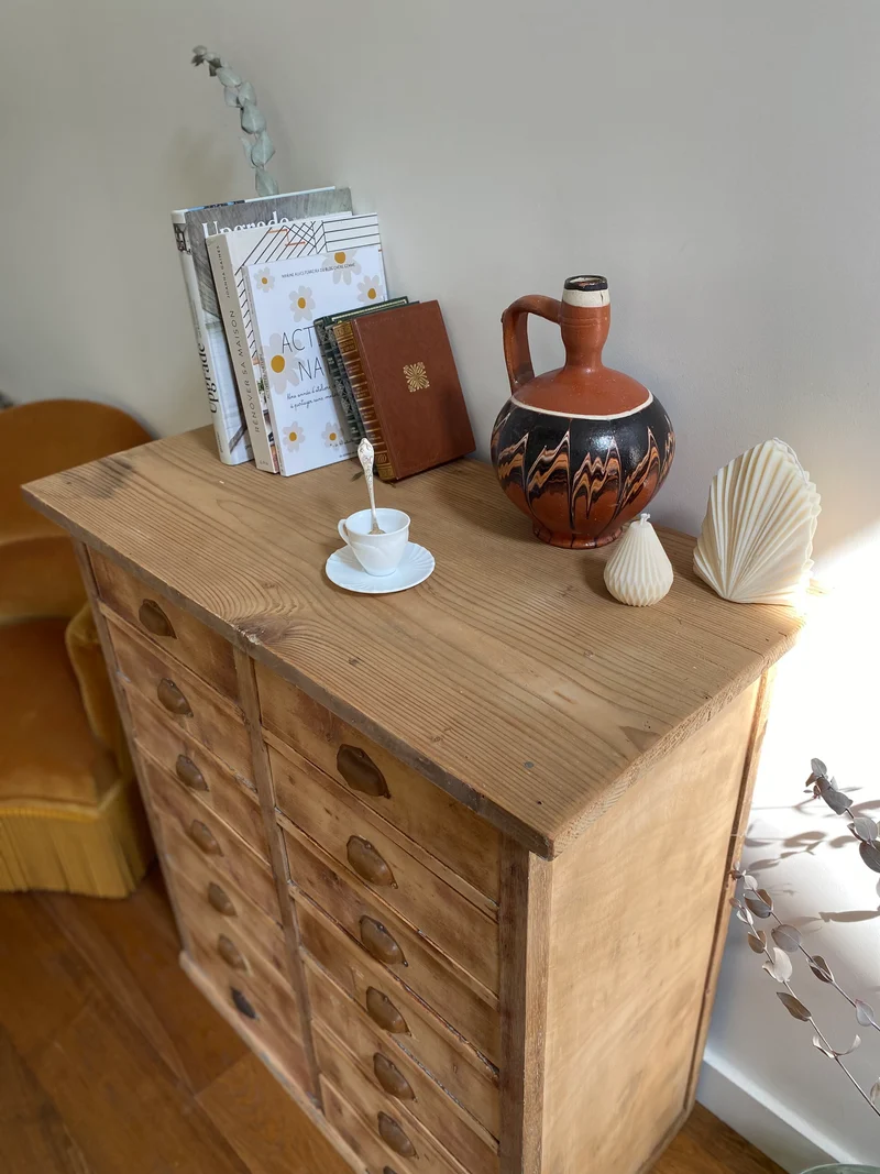 Meuble d’atelier à tiroirs en bois ancien