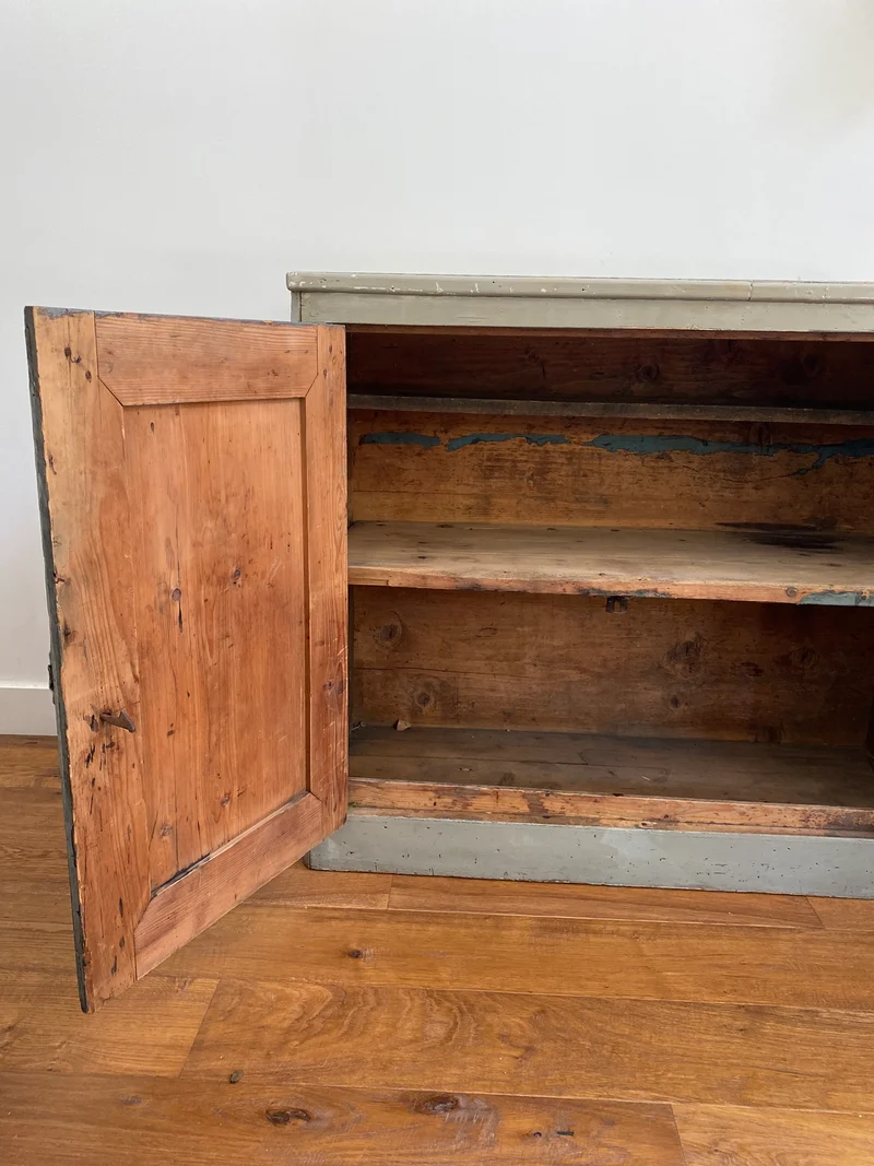 Grand buffet parisien en bois ancien