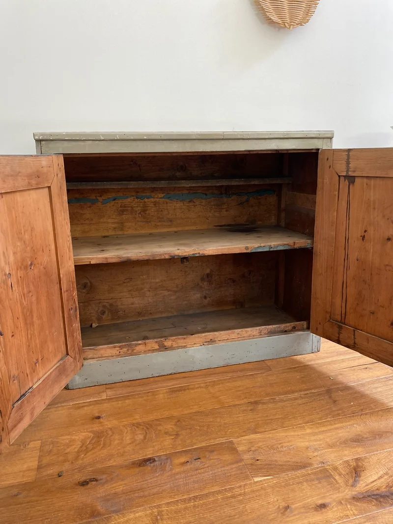 Grand buffet parisien en bois ancien
