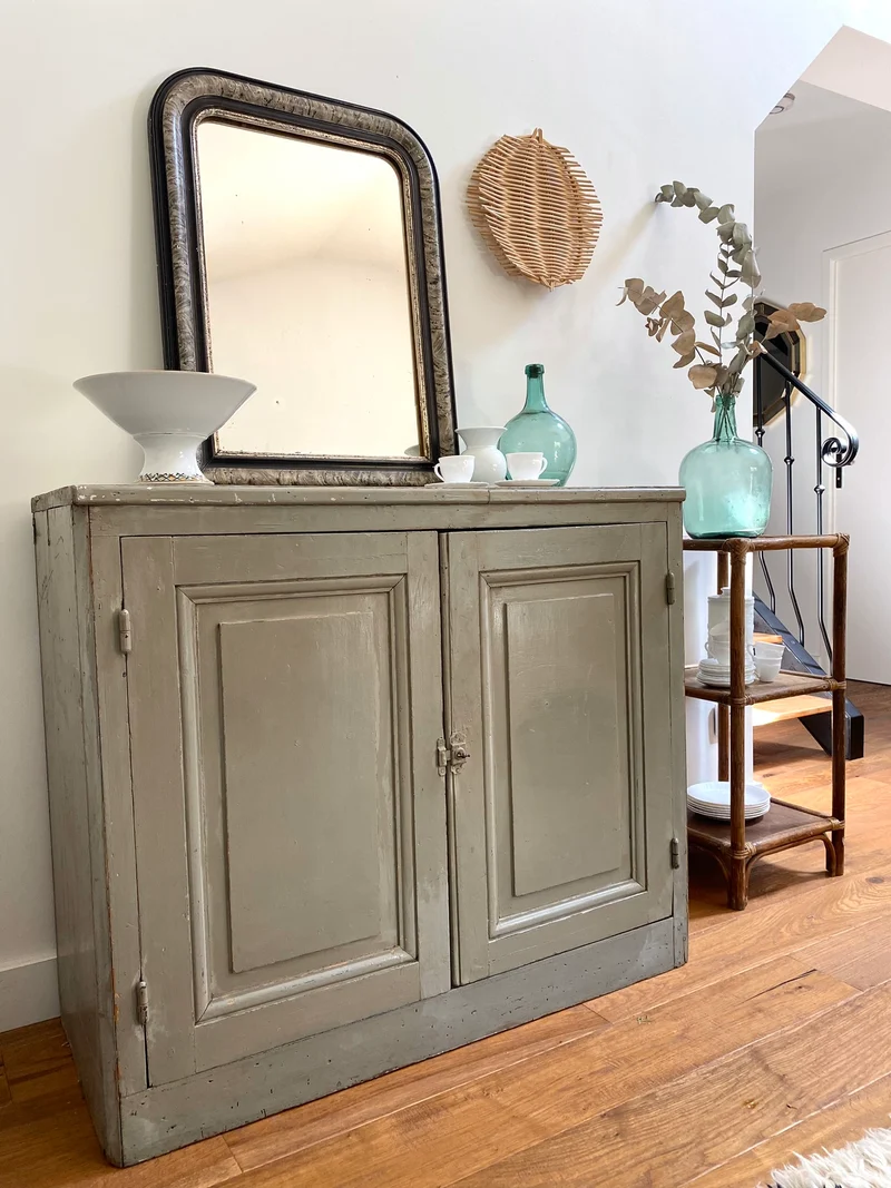 Grand buffet parisien en bois ancien