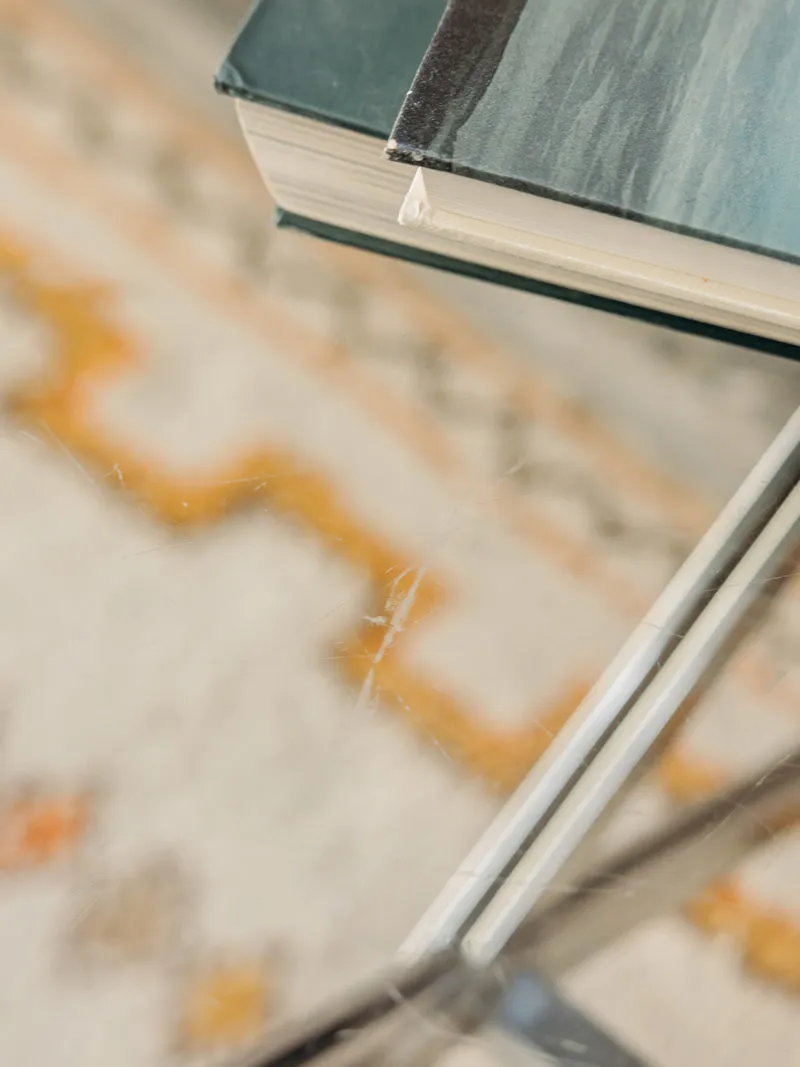 Donna, la table basse au plateau en verre N°1559