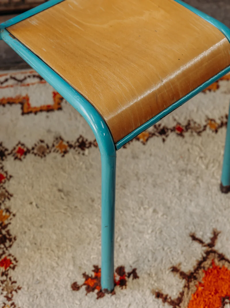 Alma, la chaise d'écolier à la structure bleue ciel N°1960