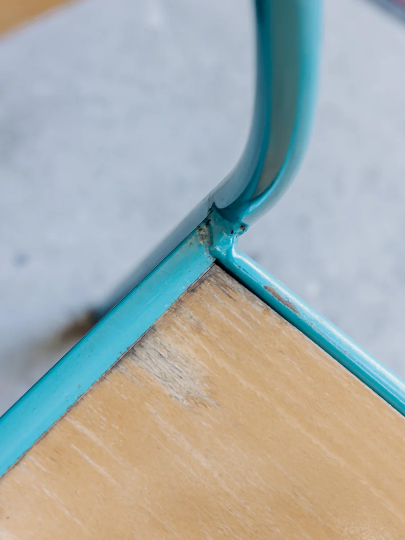 Alma, la chaise d'écolier à la structure bleue ciel N°1960