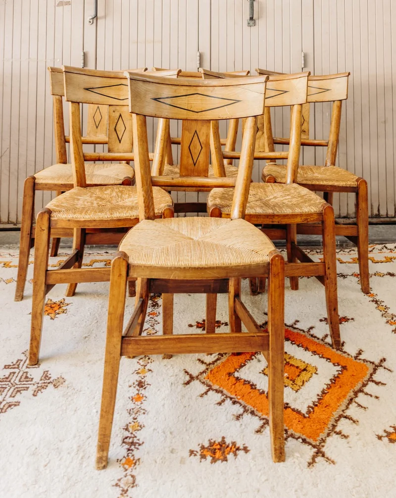 Claude, le lot de 6 chaises en cannage et bois sculpté N°1613