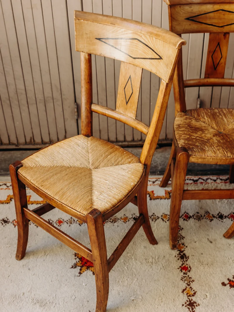 Claude, le lot de 6 chaises en cannage et bois sculpté N°1613