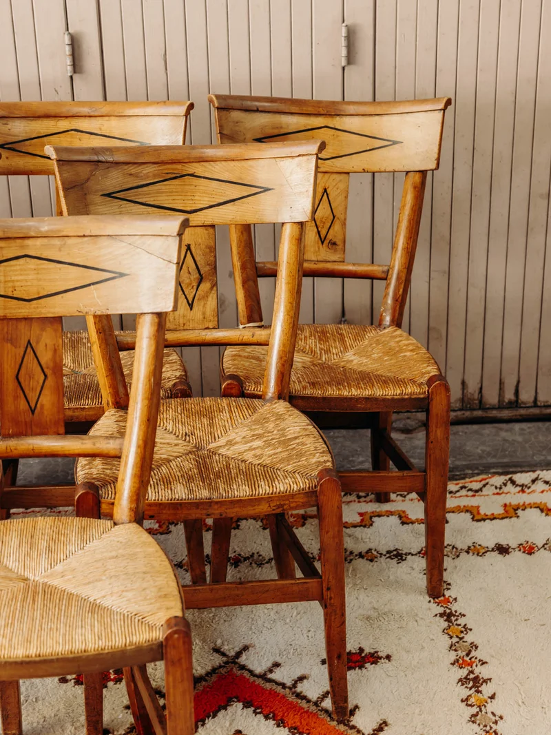 Claude, le lot de 6 chaises en cannage et bois sculpté N°1613