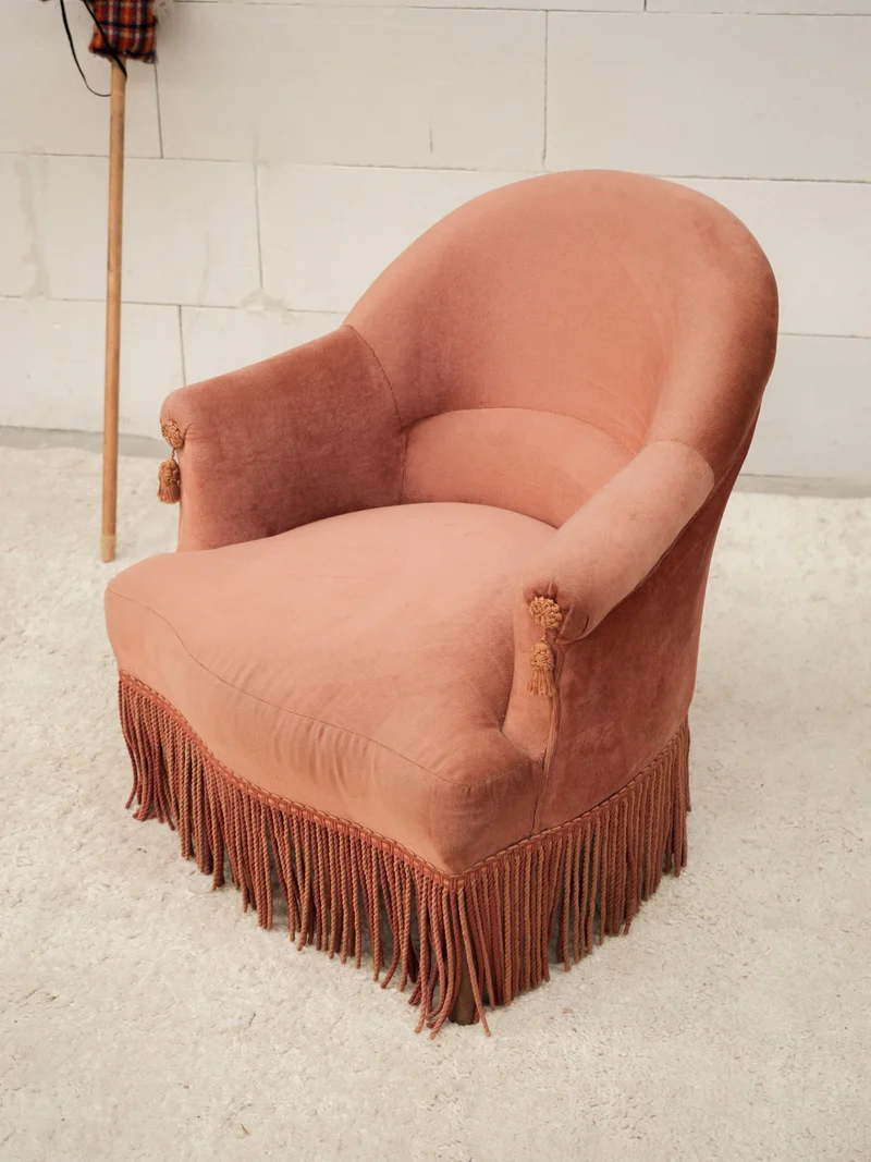 Jakob, le fauteuil crapaud avec accoudoirs N°1385