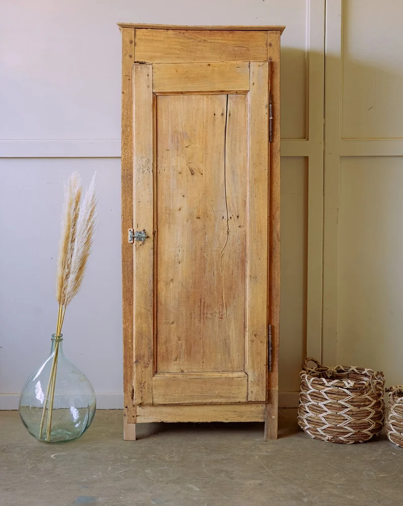 Blandine, l'armoire parisienne façon bonnetière N°475