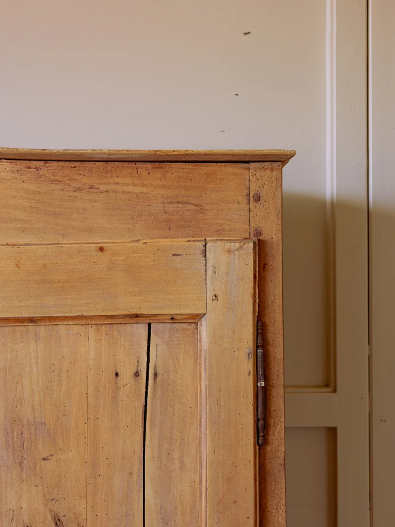 Blandine, l'armoire parisienne façon bonnetière N°475