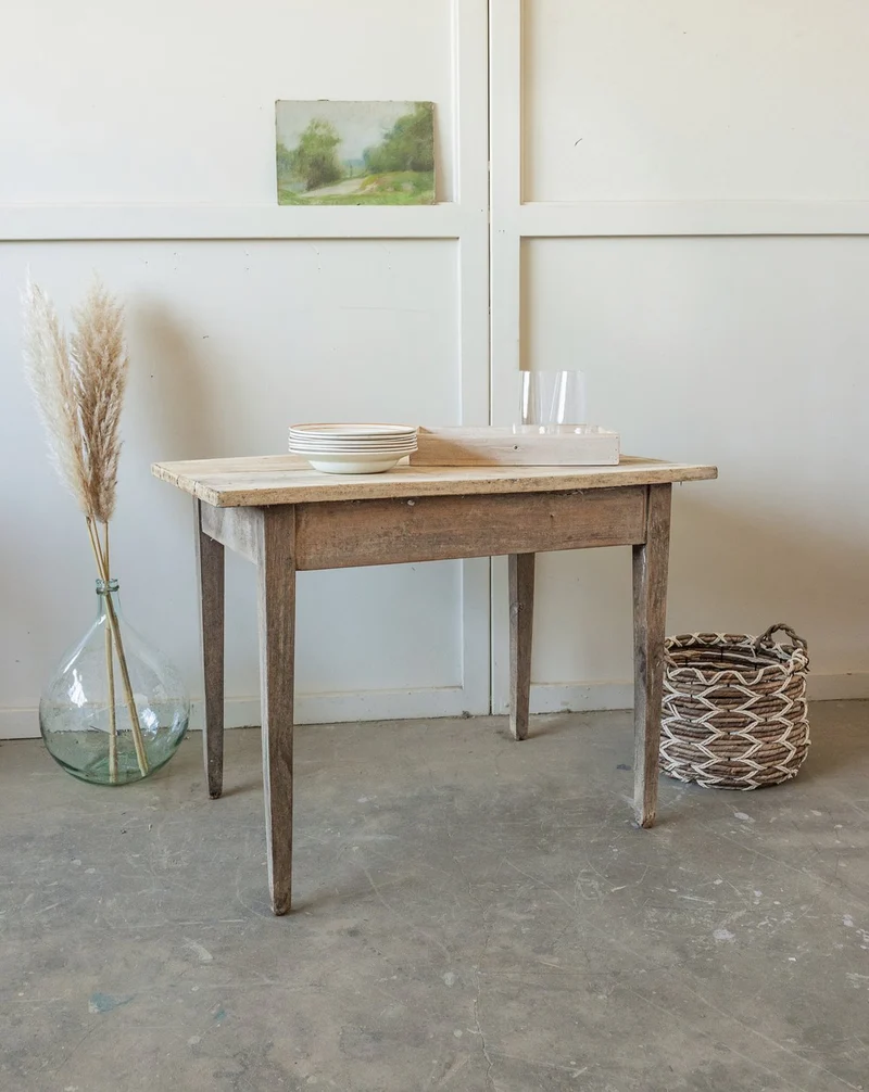 Romy, la petite table à manger de ferme N°1517