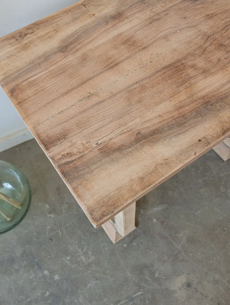 Romy, la petite table à manger de ferme N°1517