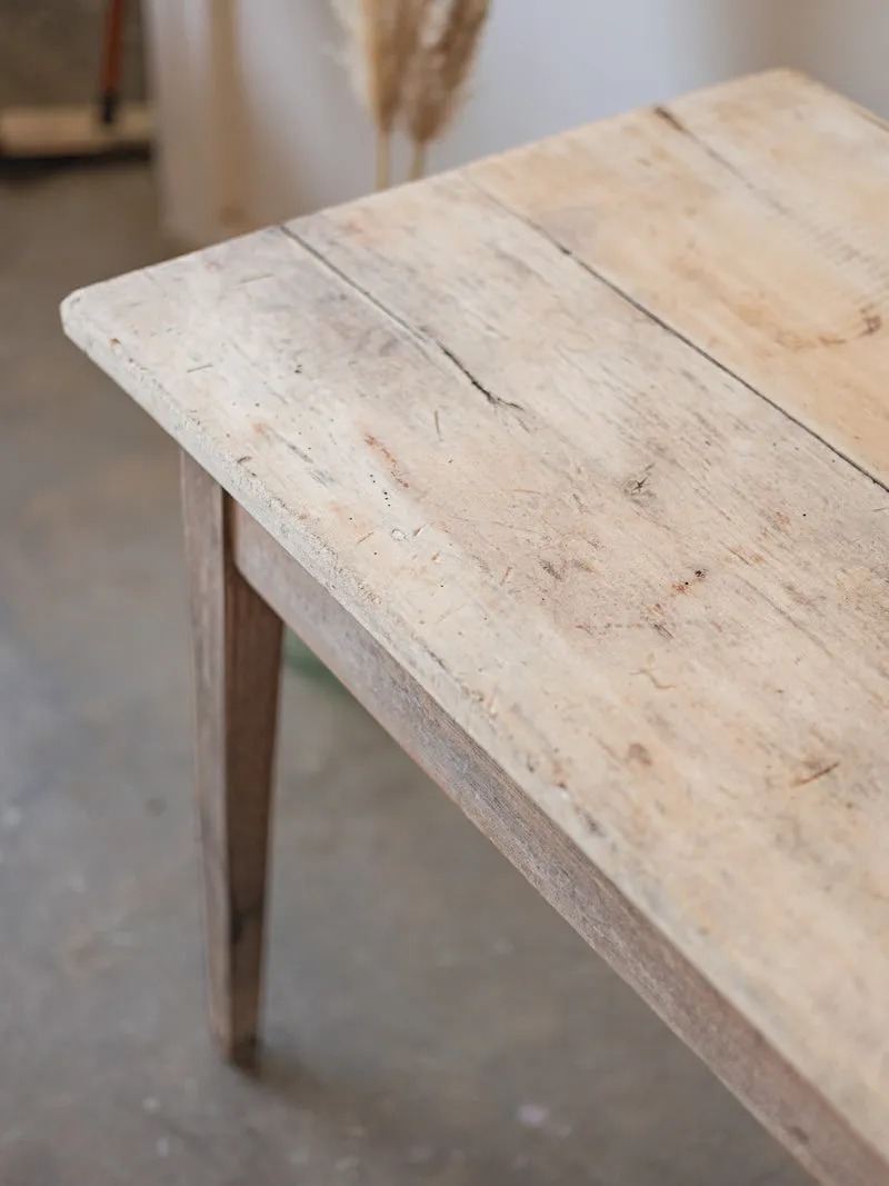 Romy, la petite table à manger de ferme N°1517